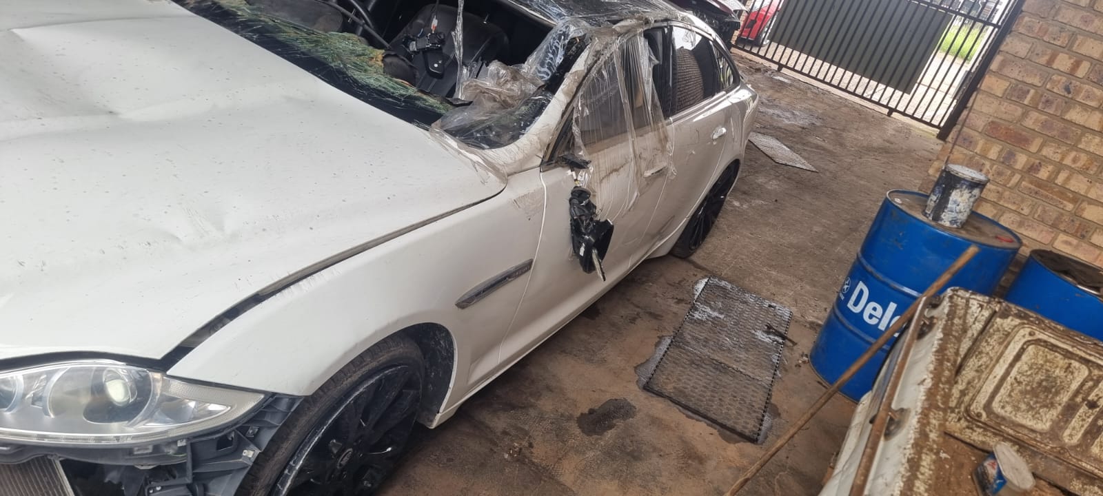2012 Jaguar XJ 5.0l V8 S/C SuperSport Stripping for Spares
