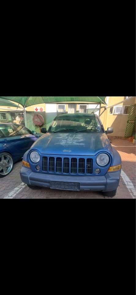 Jeep Cherokee 3.7 V6 stripping