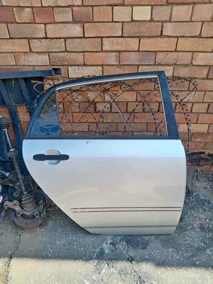 Toyota Run x right rear door