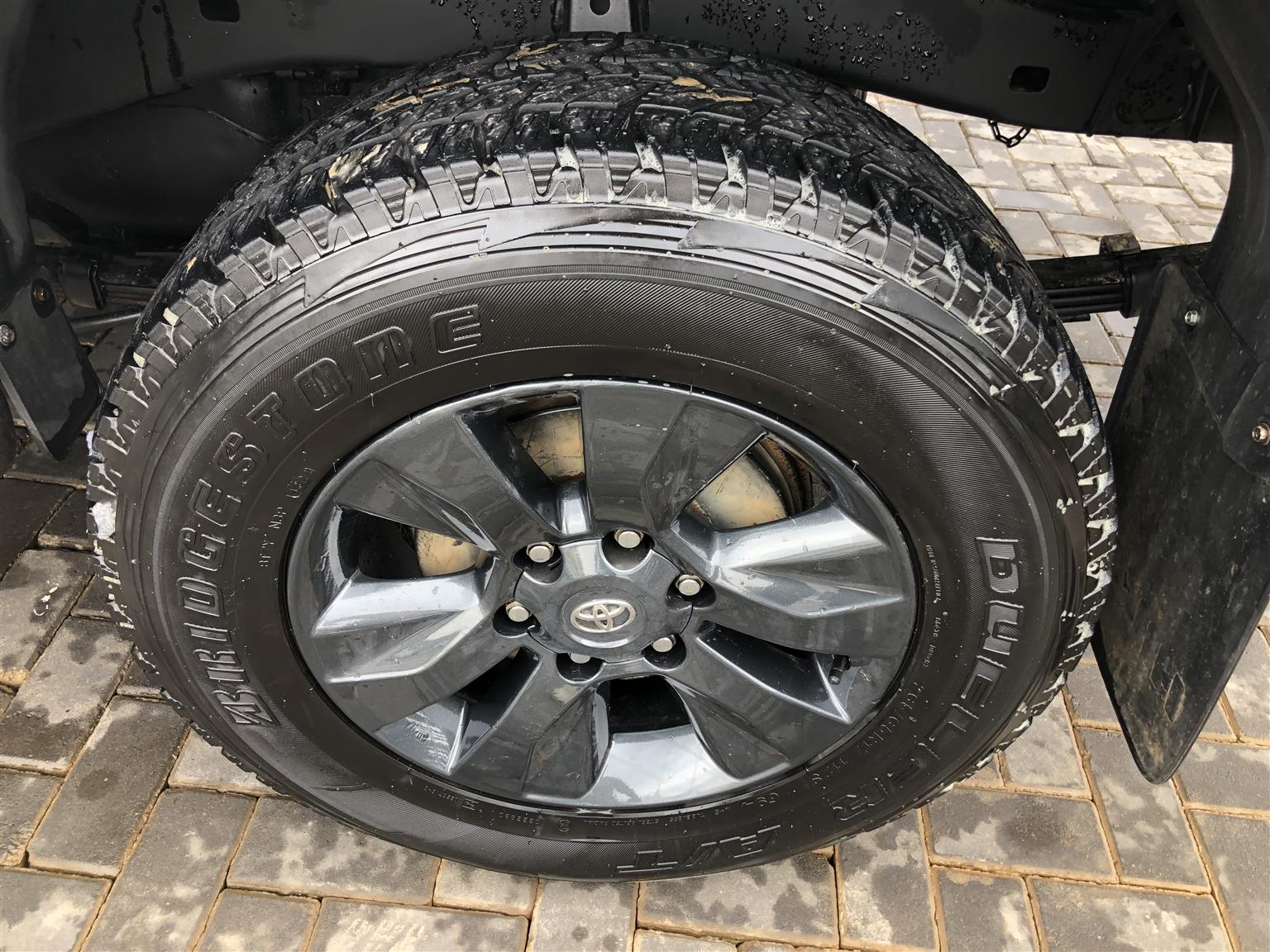 Used 2017 Toyota Hilux 2.8GD-6 double cab 4x4 Raider auto - Private Seller Used 2017 Toyota Hilux 2.8GD-6 double cab 4x4 Raider auto - Private Seller