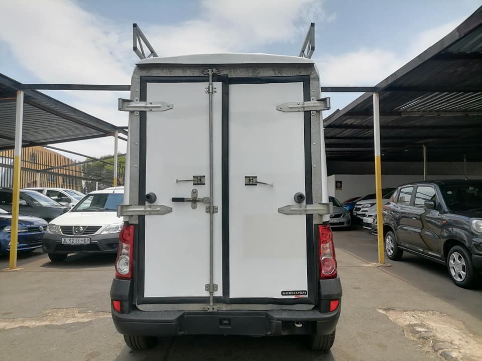 2018 Nissan Np200 1.6i Bakkie with a Canopy Safety pack