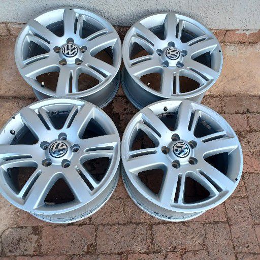 OEM Amarok rim
