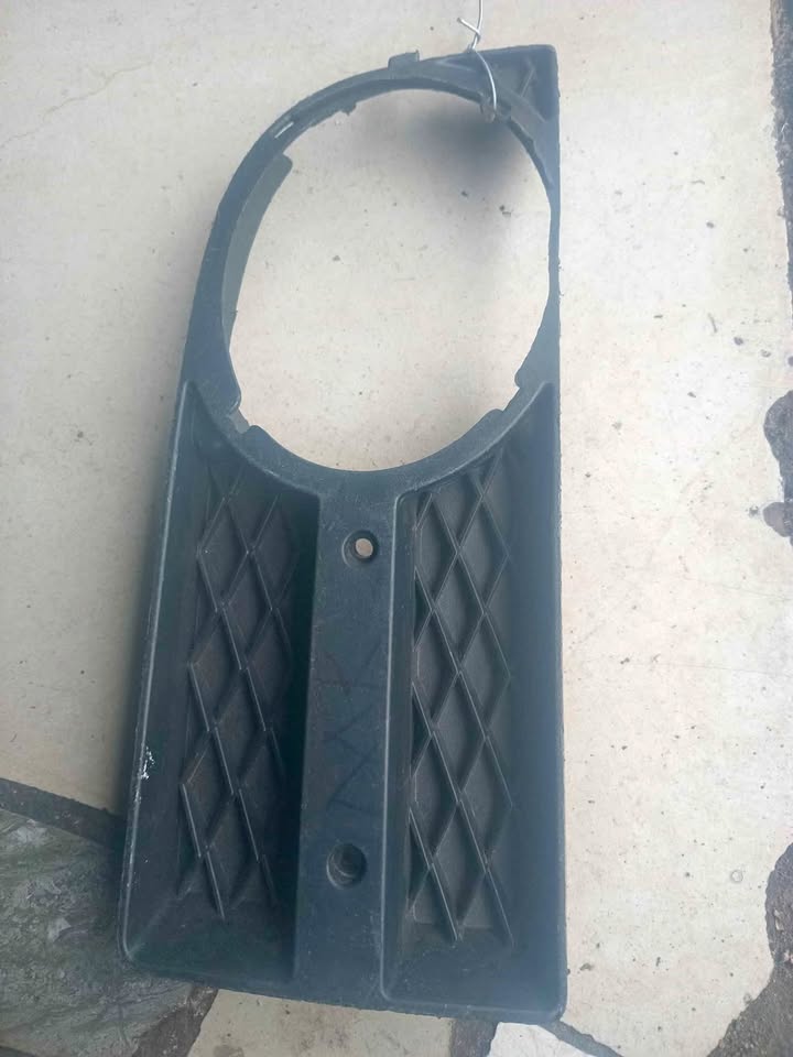 Fog light frame left Chevrolet Aveo (T (SAT) ST-CVA5-219-2 - Private Seller Fog light frame left Chevrolet Aveo (T (SAT) ST-CVA5-219-2 - Private Seller