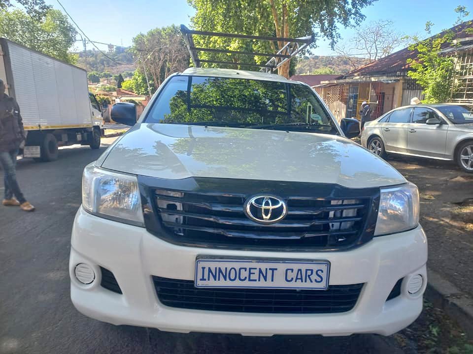 2014 TOYOTA HILUX 2.5 D4D DIESEL, LEGEND 45, S/B,  LMANUAL, WHITE COLOR, MILEAGE 98000KMS