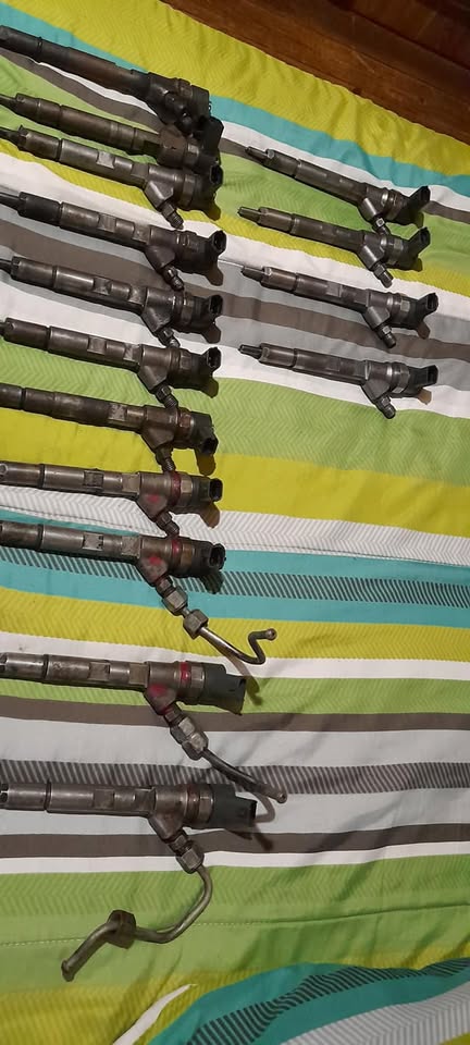 2.5 , 2.8 crd jeep cherokee fuel injectors - Private Seller