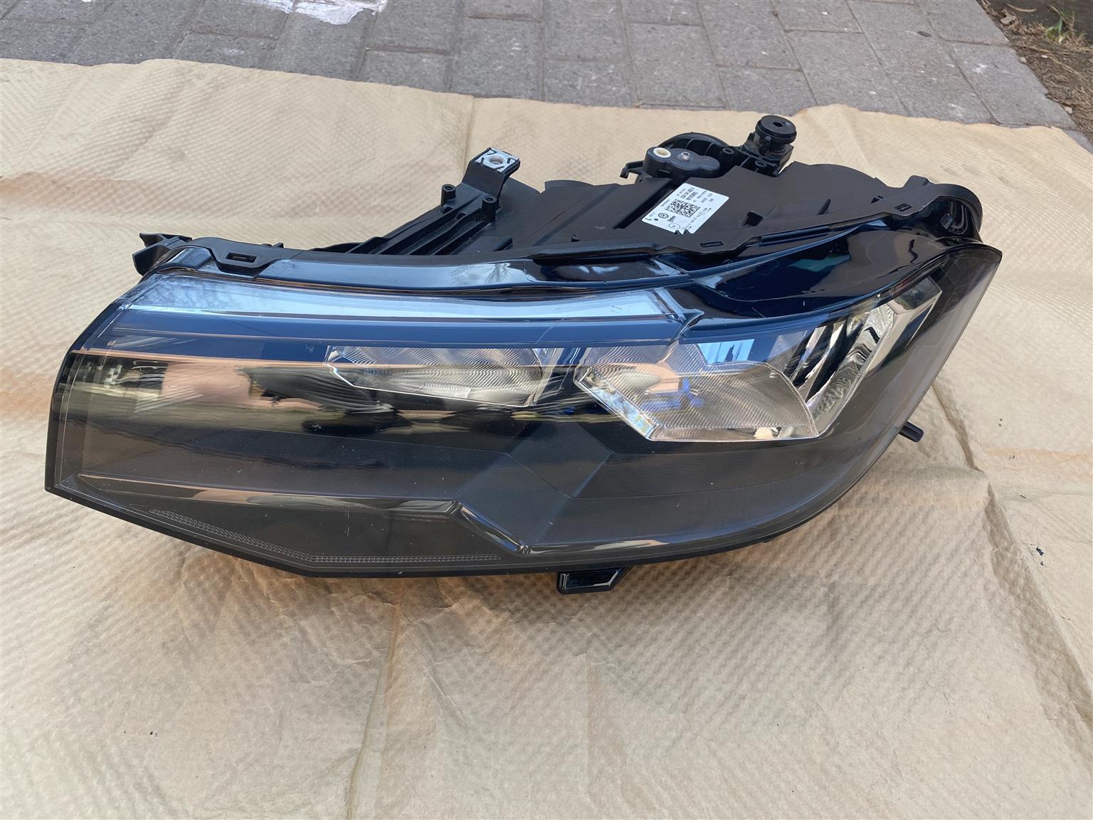 2022 VW T-CROSS HALOGEN HEADLIGHT LEFT SIDE FOR SALE. IN EXCELLENT CONDITION - Private Seller