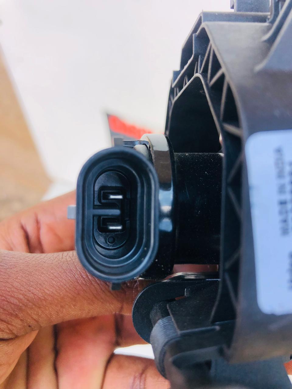 Renault Duster right side foglight and cover - Private Seller Renault Duster right side foglight and cover - Private Seller