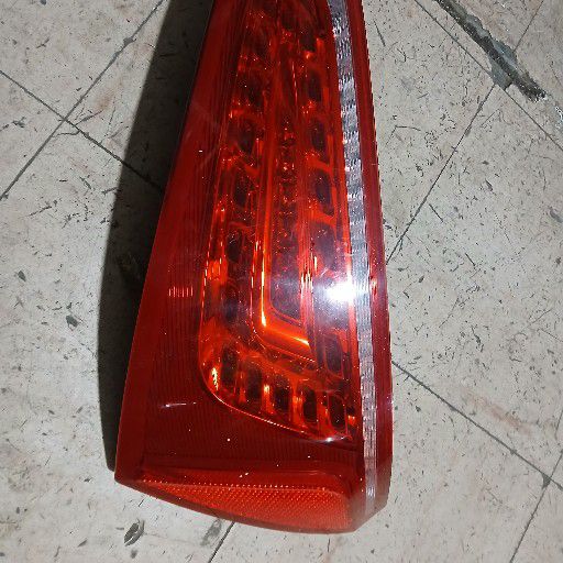 Audi Q5 headlight - Private Seller Audi Q5 headlight - Private Seller