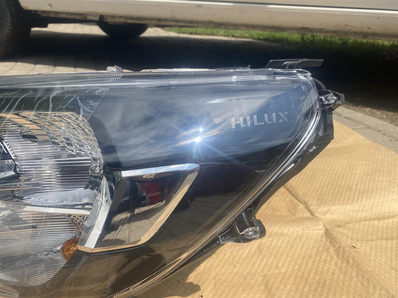 2019 TOYOTA HILUX GD-6 HEADLIGHT LEFT SIDE FOR SALE. BRAND NEW OEM
