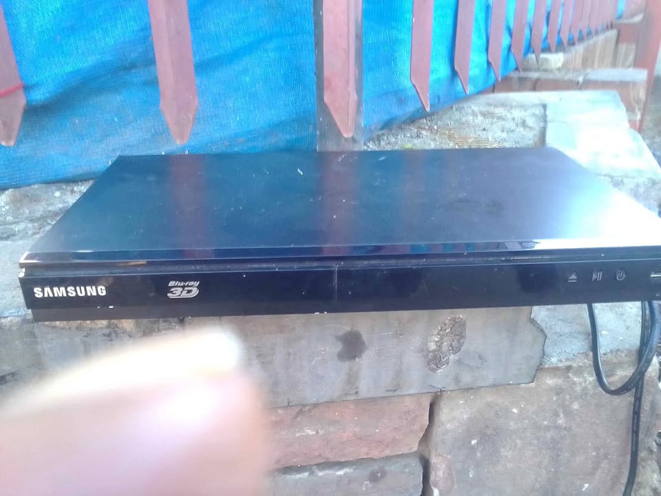 Samsung HDMI DVD player with USB