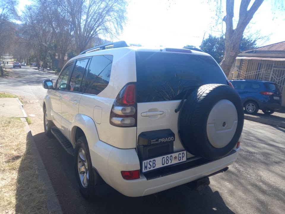 2006 Toyota Land Cruiser Prado 4.0 V6 Petrol, Automatic, White, Leather seat, 187000kms