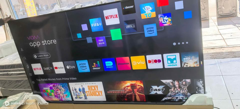 Brand new hissense 100 inch q7 TV on special