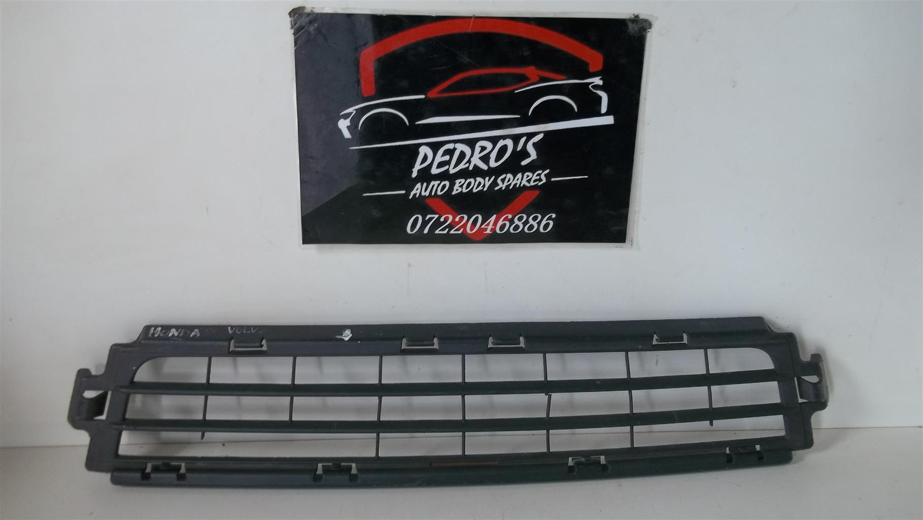 Volvo S40/V50 front bumper lower grille - Private Seller Volvo S40/V50 front bumper lower grille - Private Seller