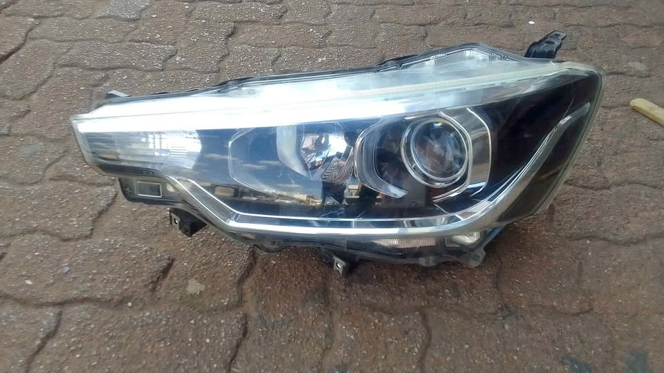 Suzuki Ertiga headlight - Private Seller Suzuki Ertiga headlight - Private Seller