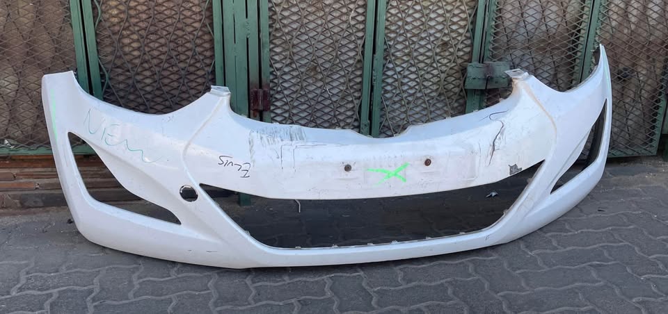 Hyundai accent front bumper  Call or dm - Private Seller
