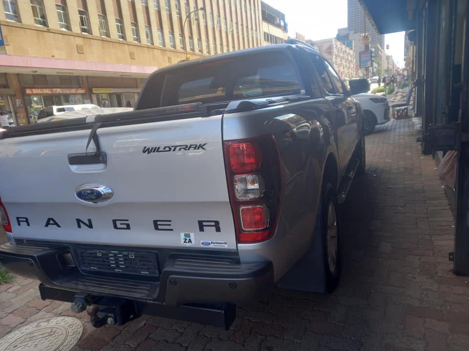 2015 FORD RANGER 3.2 DIESEL, DOUBLE  CAB WILDTRAK, AUTOMATIC, 89000KM SILVER COLOUR