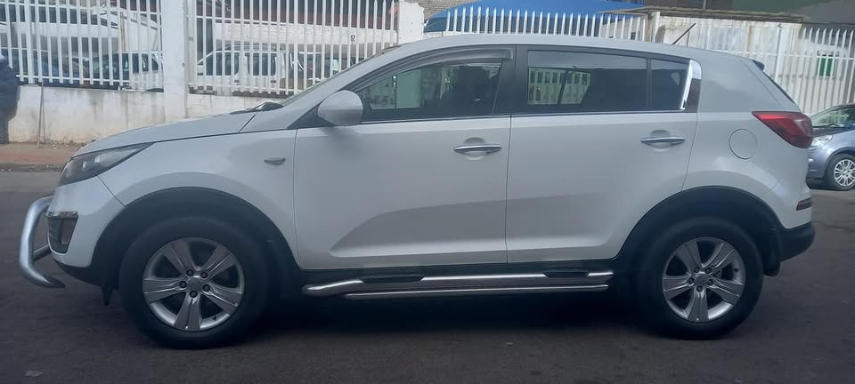 2011 KIA SPORTAGE 2.0 MANUAL, WHITE COLOUR, 118000KM