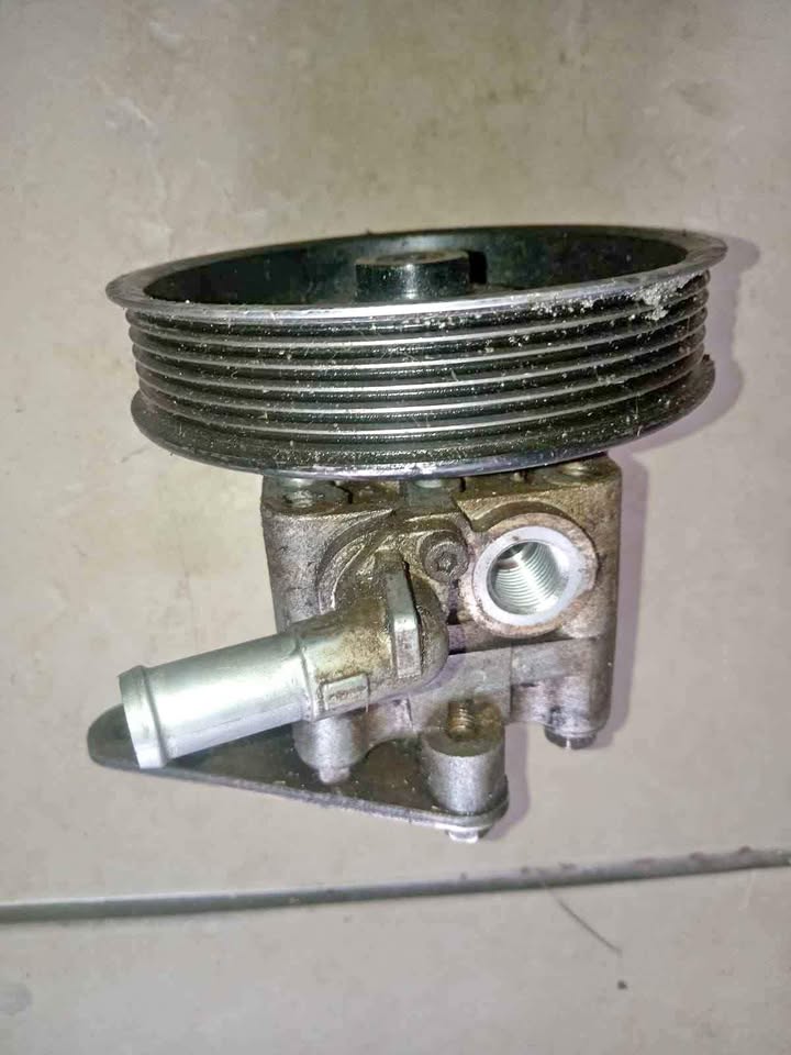 Nissan xtrail 2.5 qr25 power steering pump - Private Seller Nissan xtrail 2.5 qr25 power steering pump - Private Seller