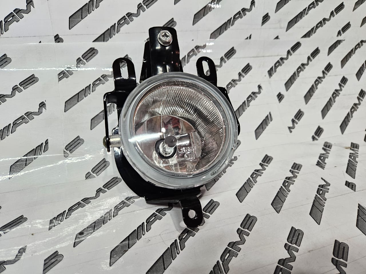 Illuminate Your Path with Pajero Gen 3 Fog Lights! - Private Seller Illuminate Your Path with Pajero Gen 3 Fog Lights! - Private Seller