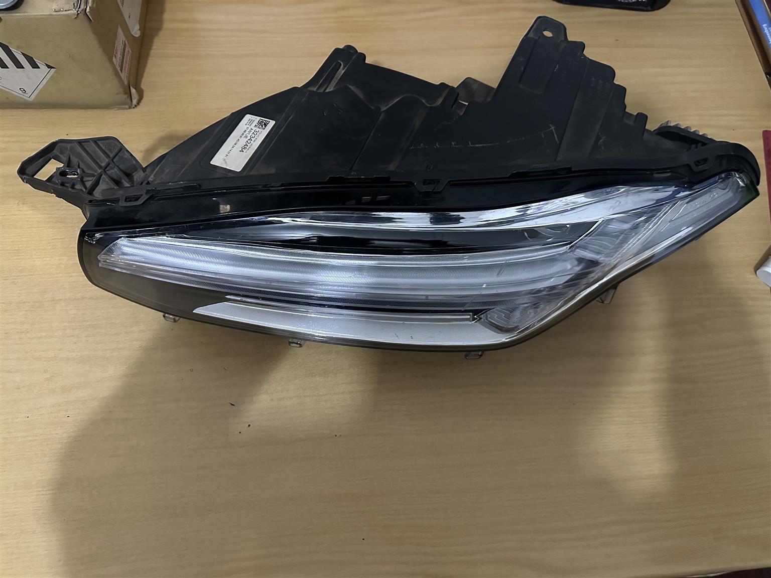 2017 Volvo Xc90 Headlight - Private Seller