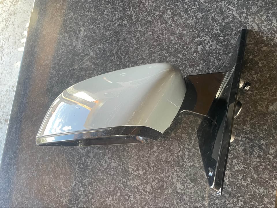 BMW G22/G23 side mirror left side 9 pins
