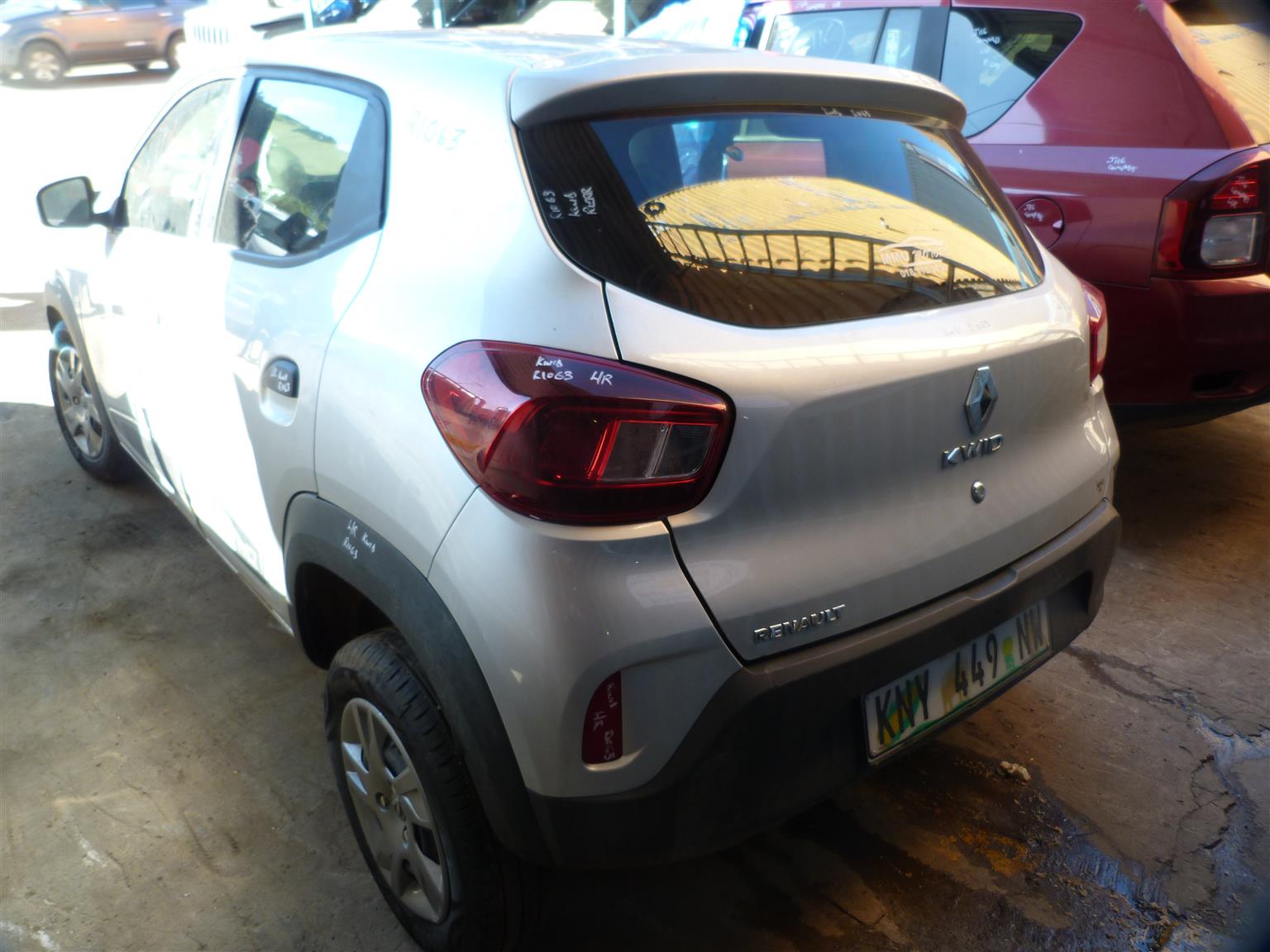 2021 Renault Kwid 1.0 Dynamique - Silver - Private Seller 2021 Renault Kwid 1.0 Dynamique - Silver - Private Seller