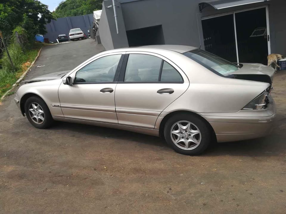 Stripping for spares Mercedes 2003 C180