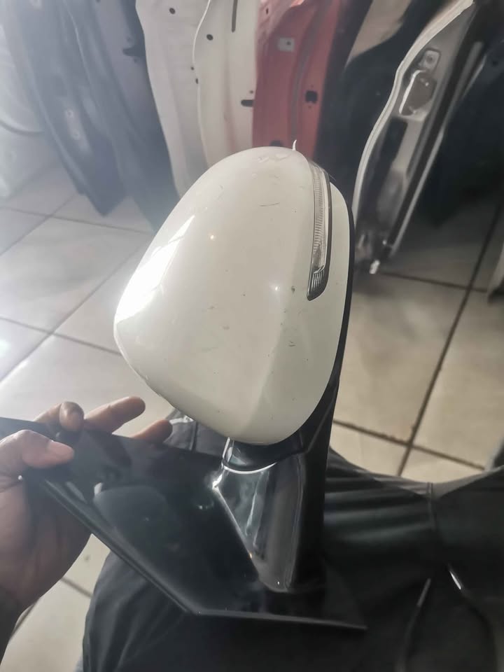 Kia sportage left side mirror 2016 to the 2022 - Private Seller Kia sportage left side mirror 2016 to the 2022 - Private Seller