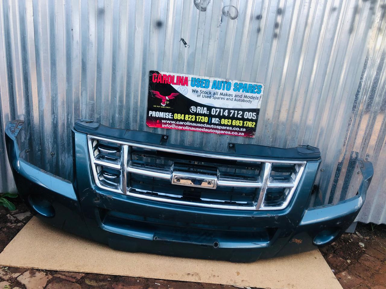 Isuzu KB250 D-Teq front bumper with chrome radiator grill - Private Seller Isuzu KB250 D-Teq front bumper with chrome radiator grill - Private Seller