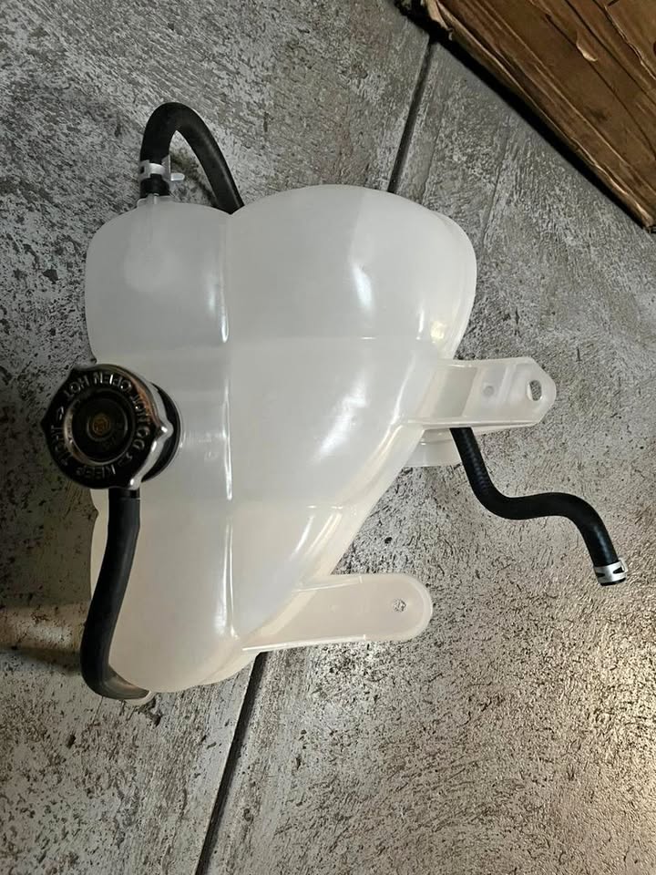 Jeep Grand Cherokee Wk2 Expansion Tank In Stock - Call: - Private Seller Jeep Grand Cherokee Wk2 Expansion Tank In Stock - Call: - Private Seller