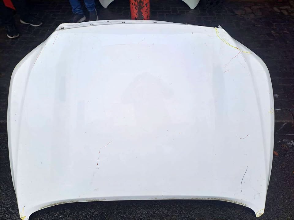 Nissan Navara Bonnet hood - Private Seller Nissan Navara Bonnet hood - Private Seller