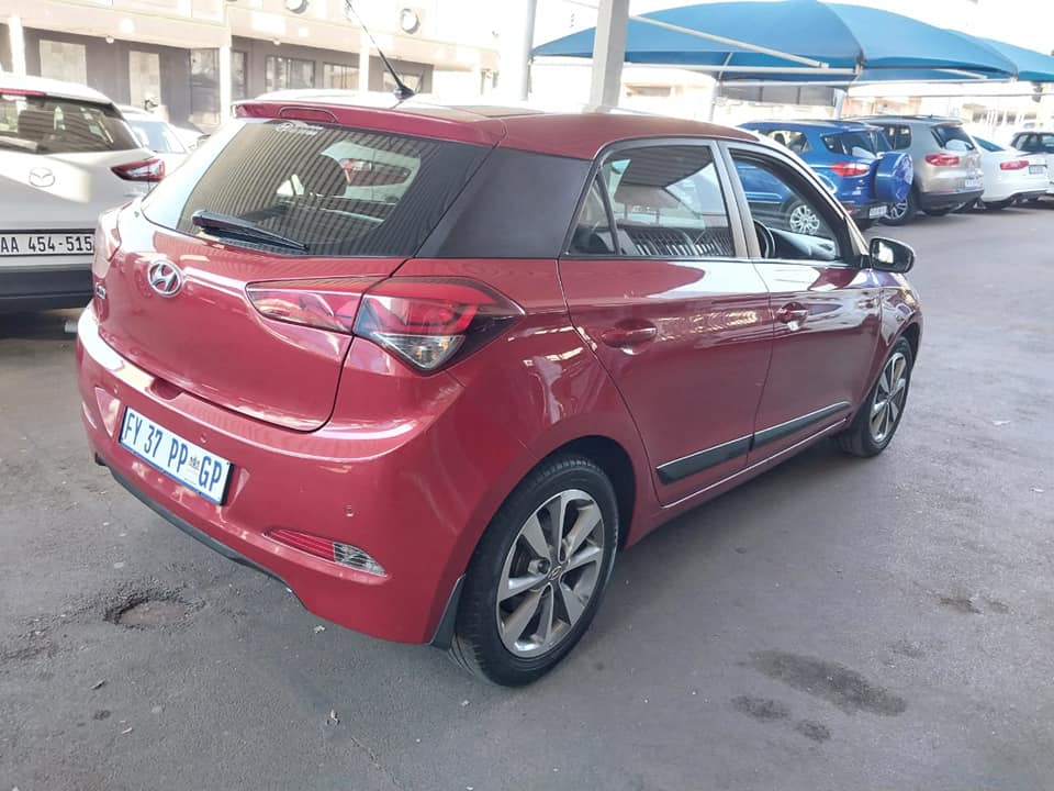 2017 HYUNDAI I20 1.4 70 000KM MAROON COLOR AUTOMATIC PETROL