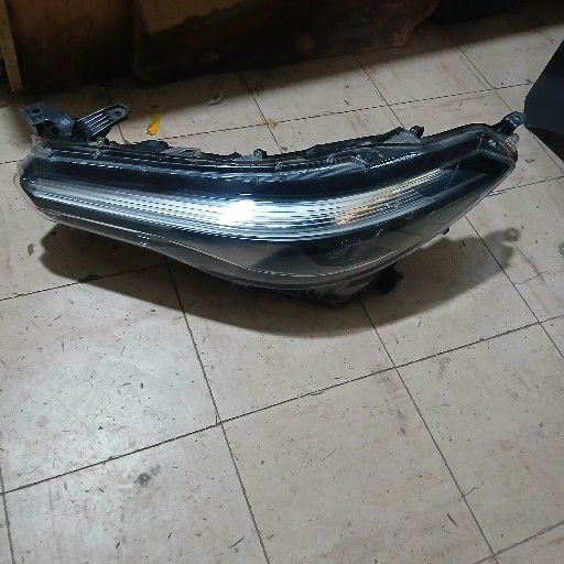 Toyota corolla cross headlight - Private Seller Toyota corolla cross headlight - Private Seller