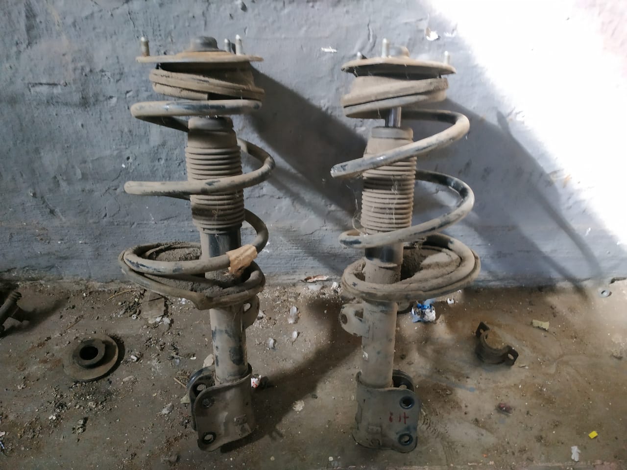 2012 Onwards Hyundai H1 / H-1 front shock with spring for sale - Private Seller 2012 Onwards Hyundai H1 / H-1 front shock with spring for sale - Private Seller
