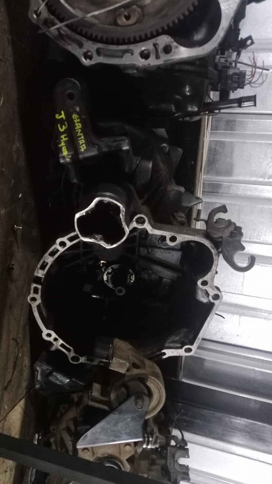 Hyundai Elantra J3 Gearbox for Sale - Private Seller Hyundai Elantra J3 Gearbox for Sale - Private Seller