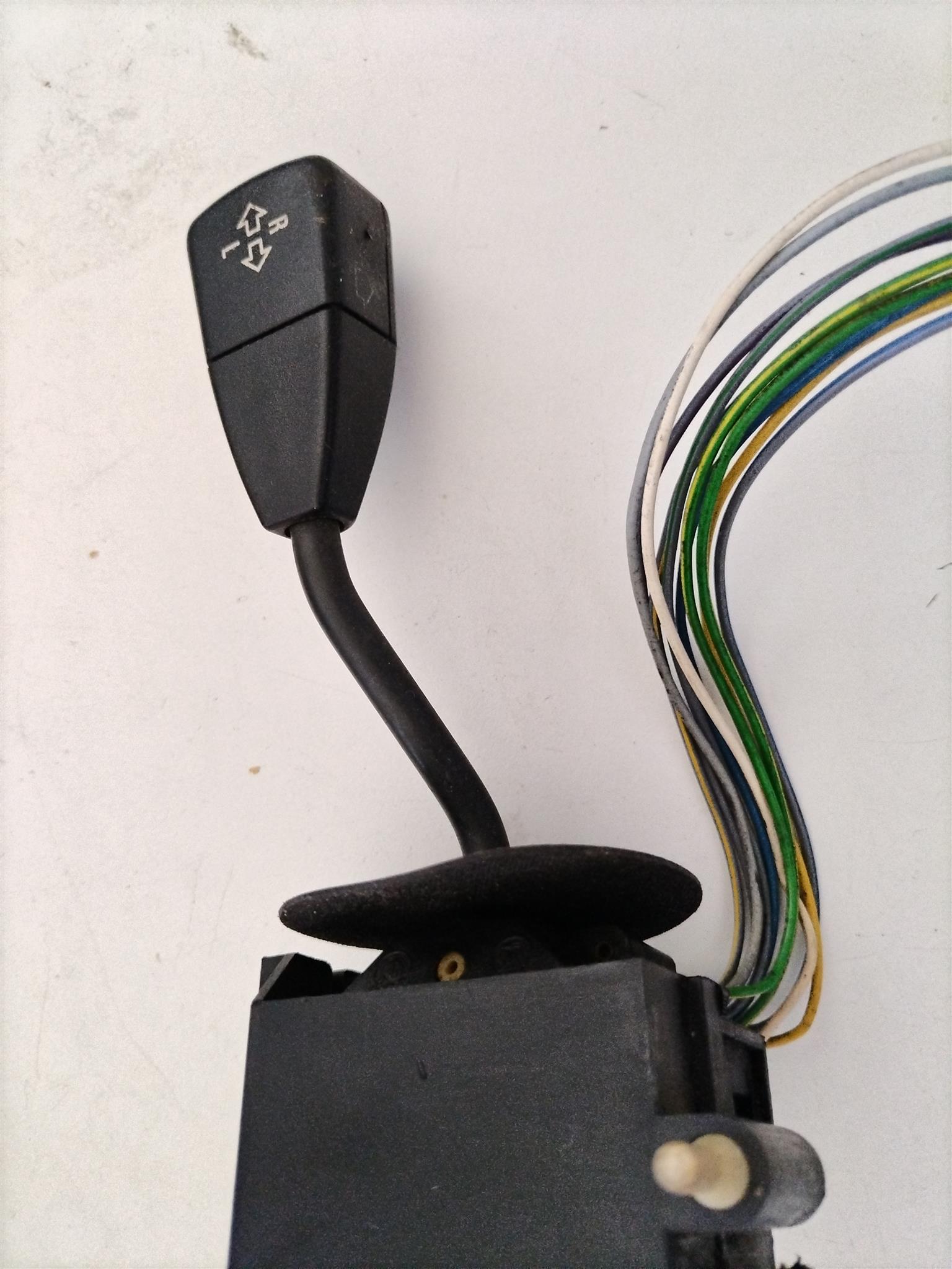 BMW E36 3 SERIES INDICATOR SWITCH TURN SIGNAL 8360907.3 BMW E36 3 SERIES INDICATOR SWITCH TURN SIGNAL 8360907.3