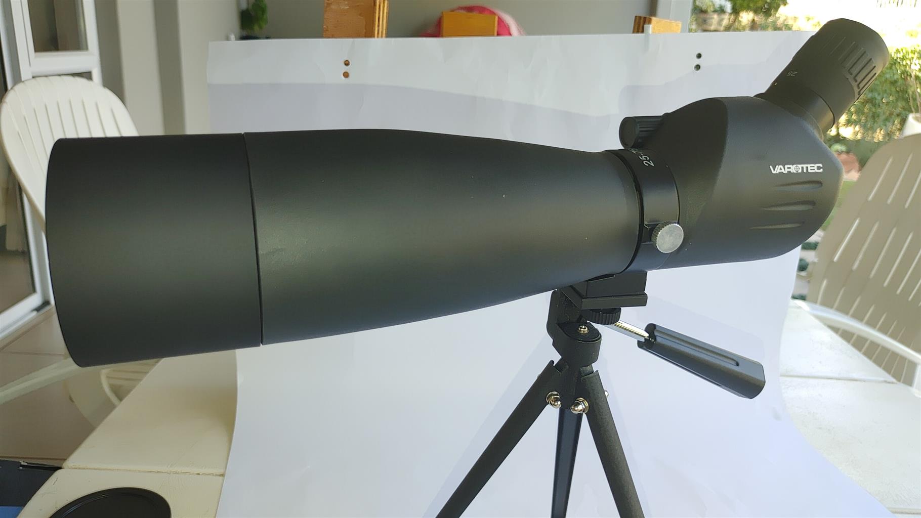 Spotting scopes 2 models on tripods affordable