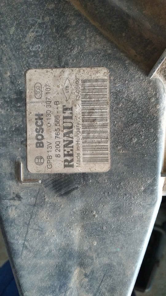 Renault Sandero 1.6 mpi radiator fan for sale please contact us for more details - Private Seller