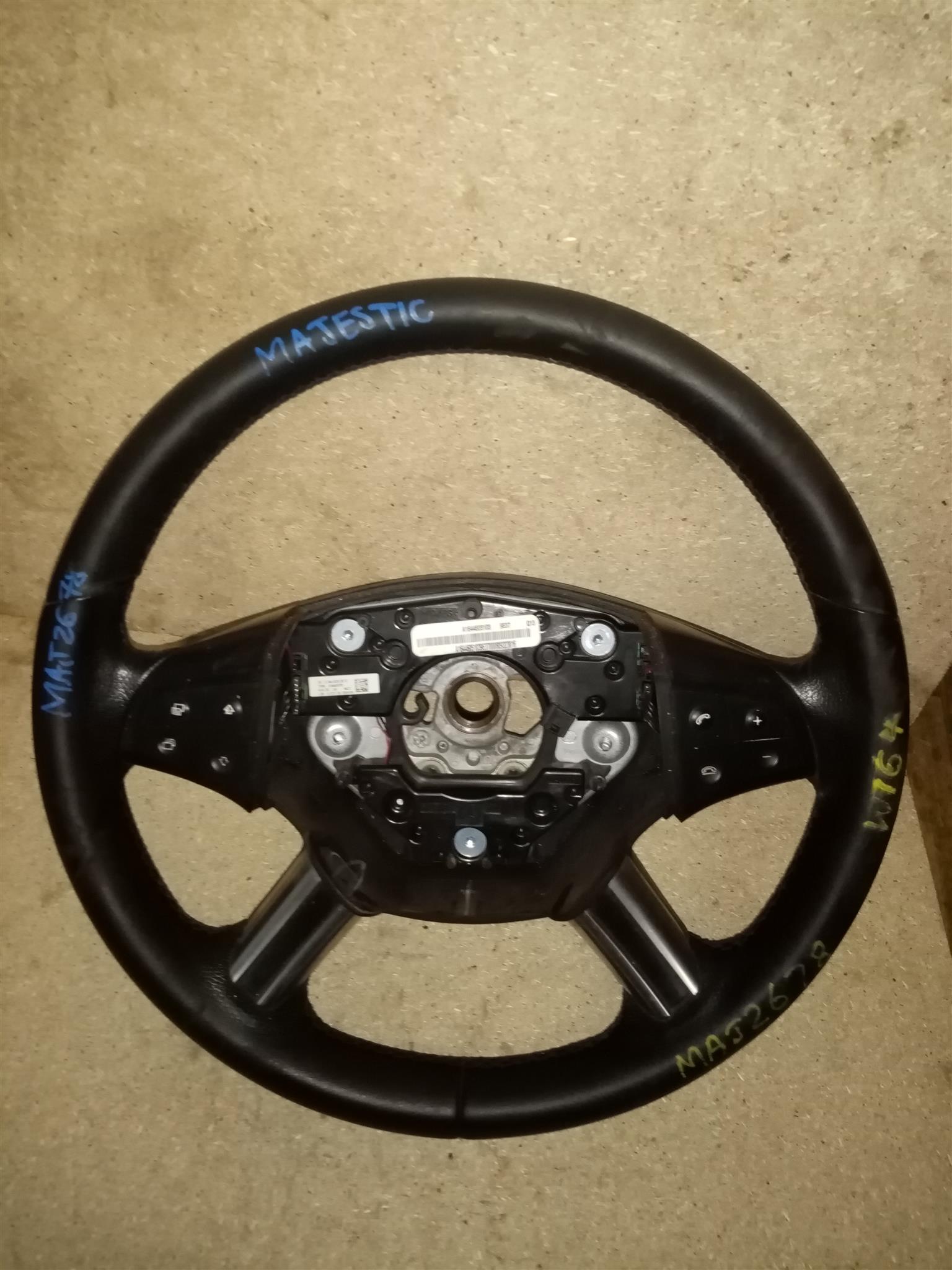 2012 Mercedes Benz C200 CGI W204 steering wheel for sale - MAJ2678 - Private Seller 2012 Mercedes Benz C200 CGI W204 steering wheel for sale - MAJ2678 - Private Seller