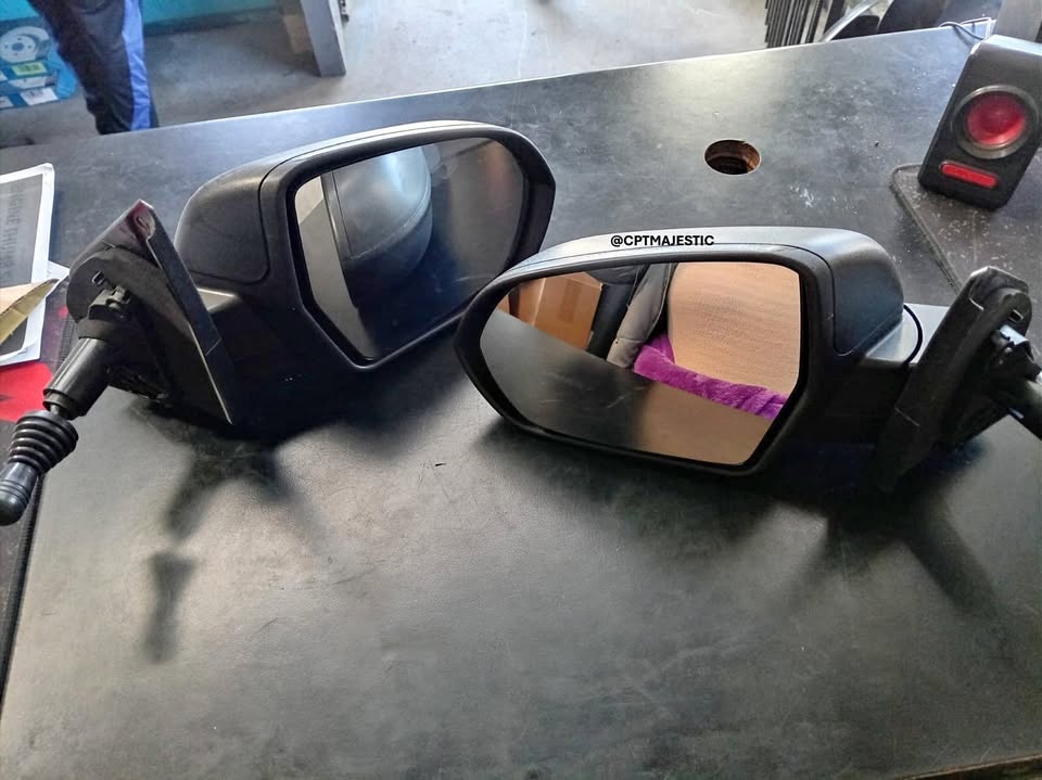 CHEVROLET UTILITY MANUAL DOOR MIRROR FOR SALE - Private Seller CHEVROLET UTILITY MANUAL DOOR MIRROR FOR SALE - Private Seller