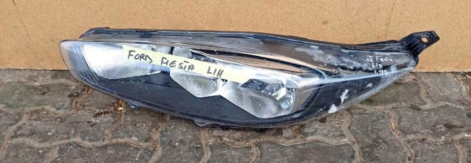 Ford Fiesta headlight - Private Seller Ford Fiesta headlight - Private Seller