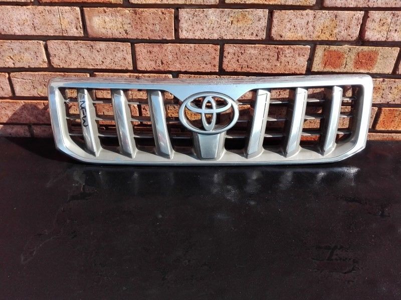 Toyota Prado Main Grill - Private Seller Toyota Prado Main Grill - Private Seller