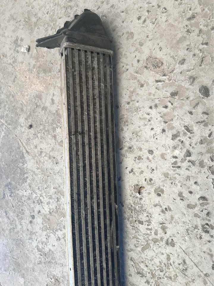 Renault Sandero intercooler - Private Seller Renault Sandero intercooler - Private Seller