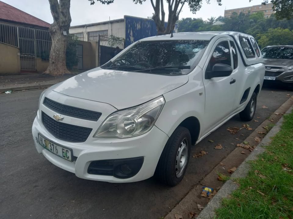 2015 Chevrolet Utility bakkie White, 1.4 Petrol, Manual, Canopy 155000kms,