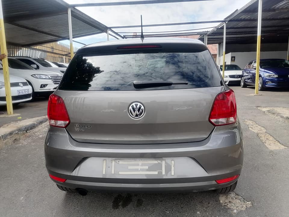 2019 Volkswagen polo vivo 1.4 Hatchback leather seat