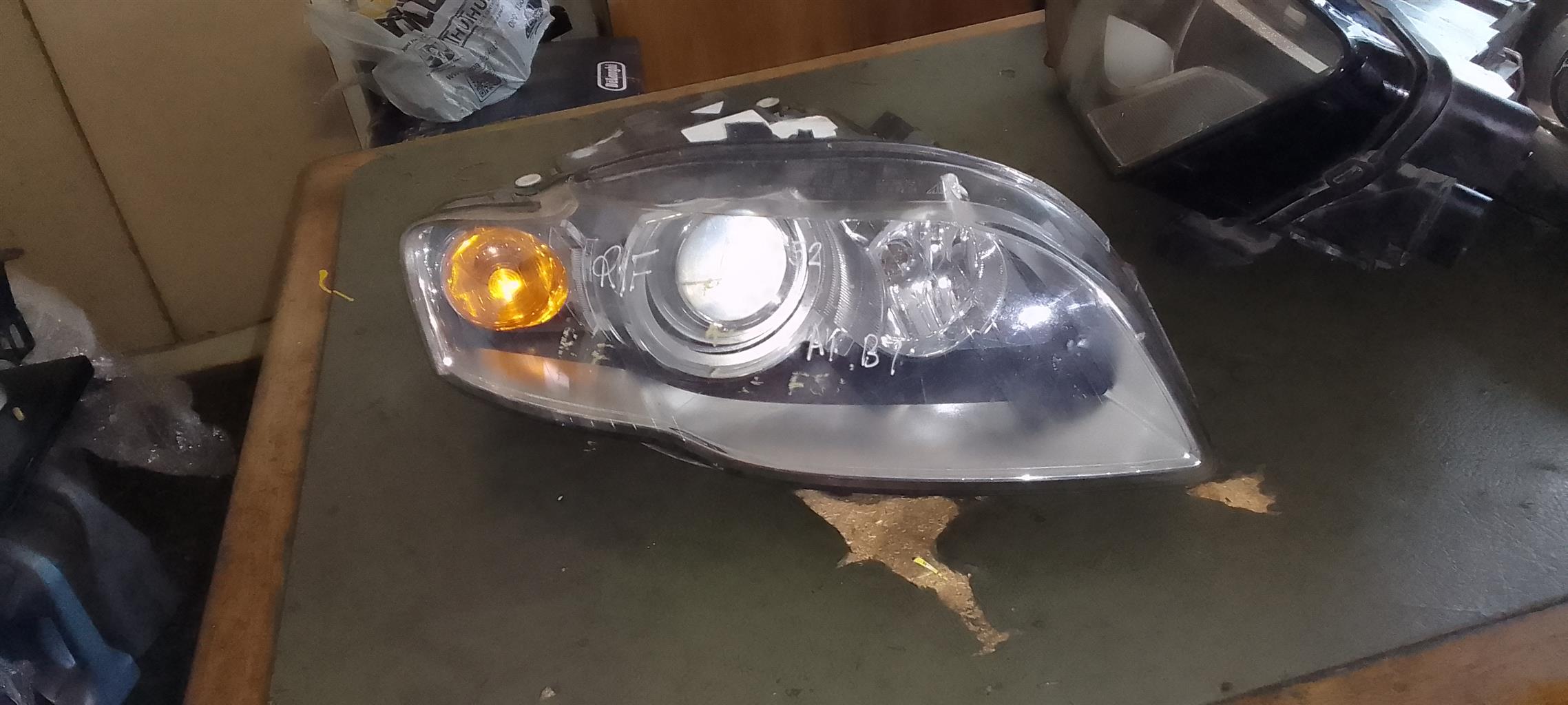 Audi A4 B7 RF Headlight for SALE - Private Seller Audi A4 B7 RF Headlight for SALE - Private Seller