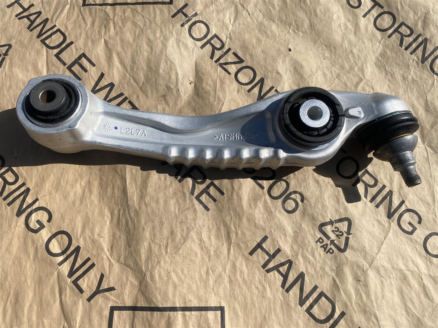 2024 RANGE ROVER SPORT RIGHT FRONT CONTROL ARM FOR SALE. BRAND NEW