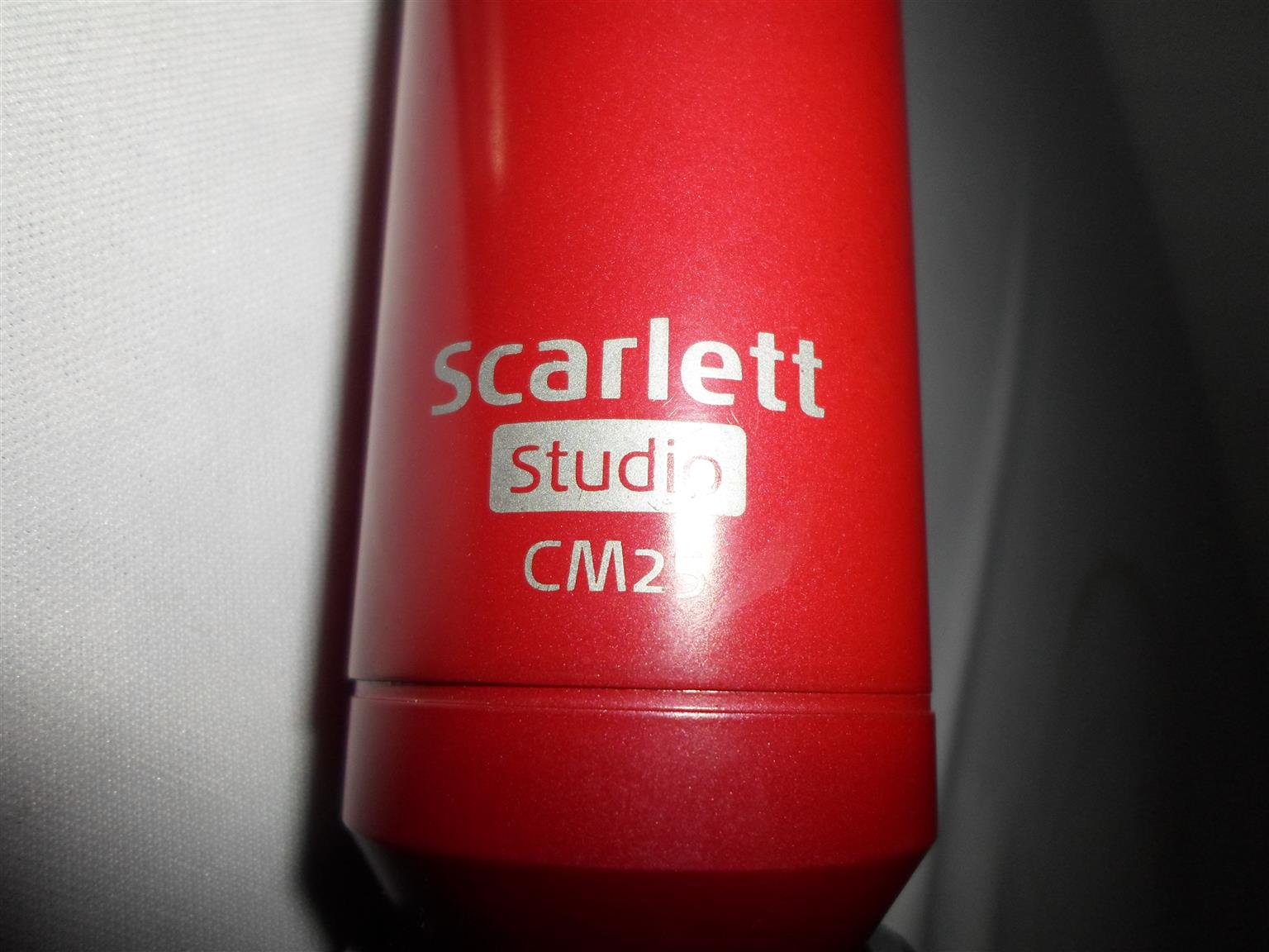 Microphone Scarlett Studio CM 25 