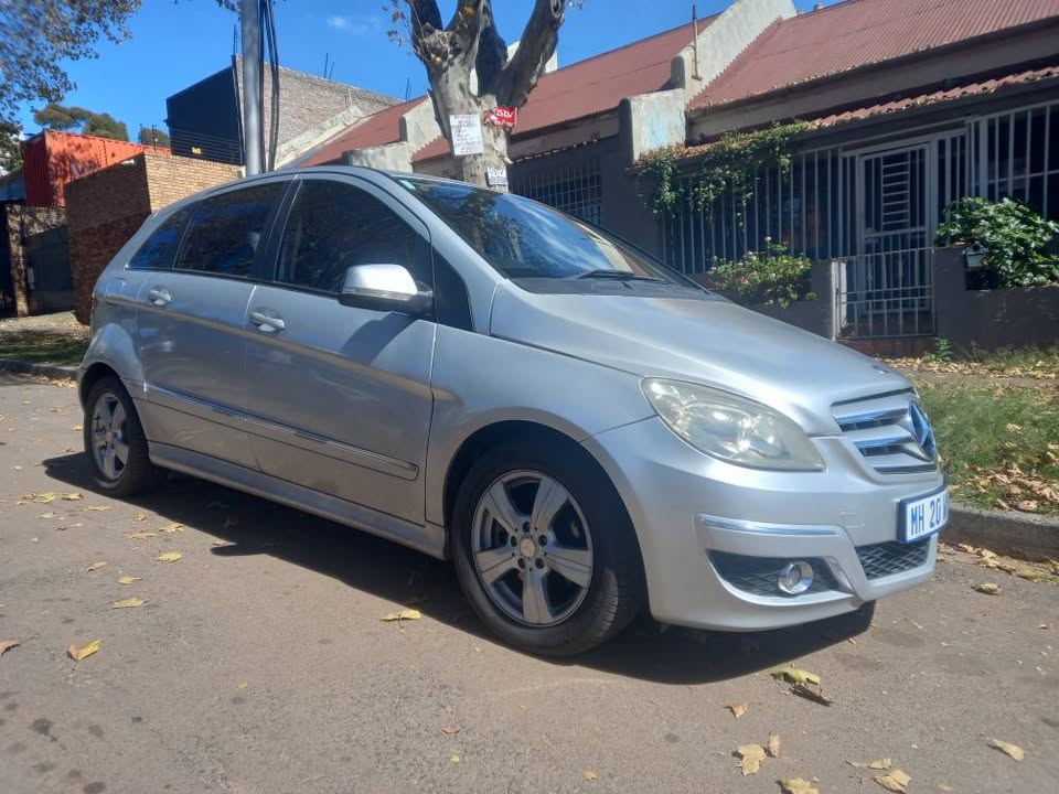 2010 Mercedes Benz B200 2.0 CDI Turbo DIESEL, Automatic, Silver, 105000kms
