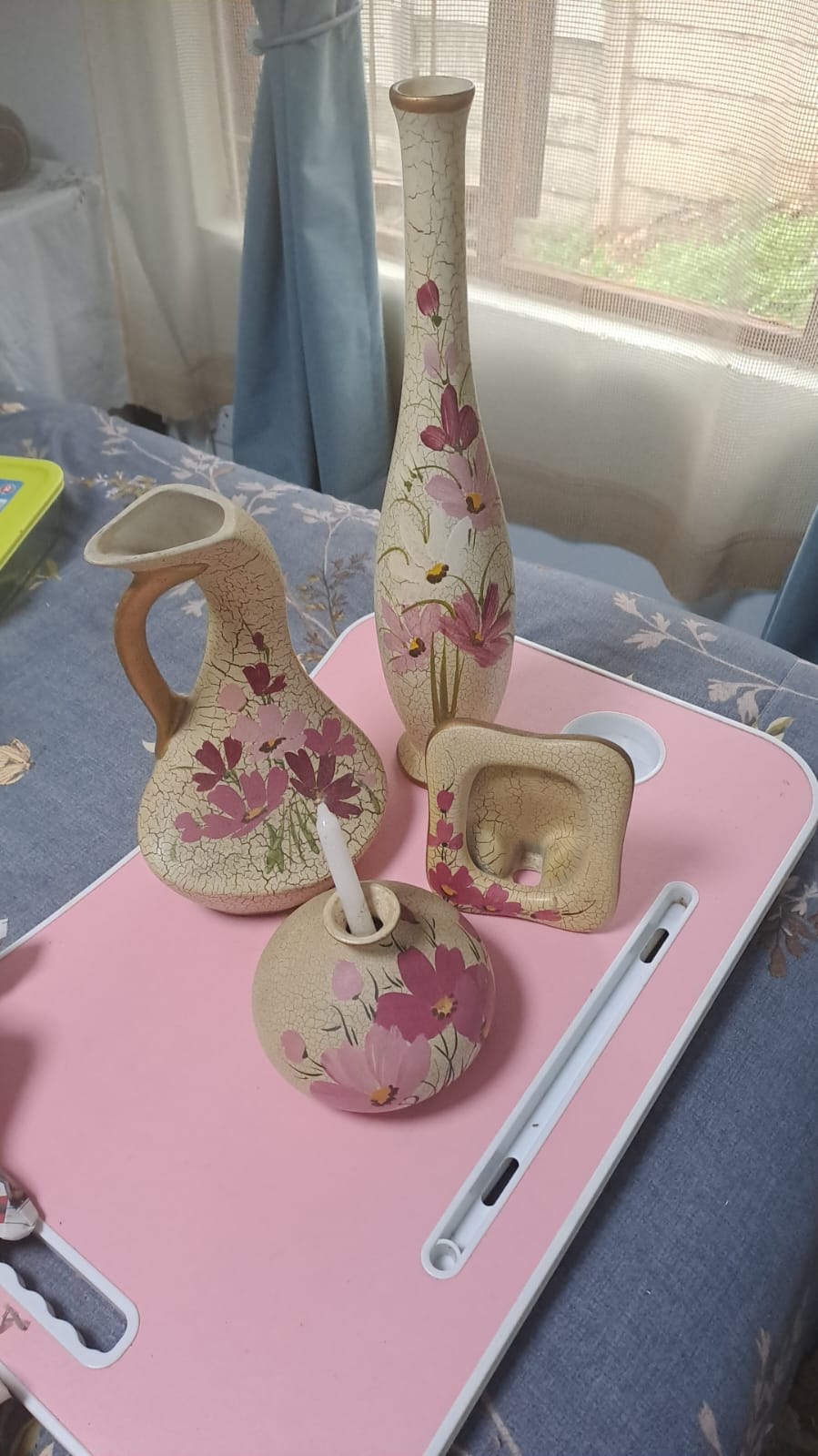 Cosmos pottery set of 4
